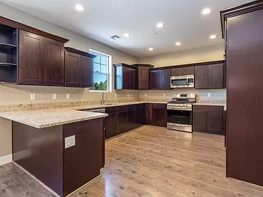 Building Photo - 2430 W Pikes Peak Dr