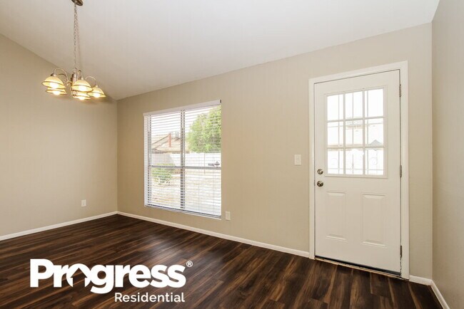 Building Photo - 7748 W Paradise Dr