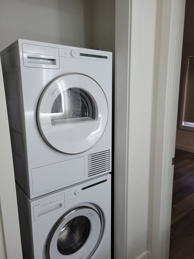 Building Photo - 1700 NE Wells Acres Rd