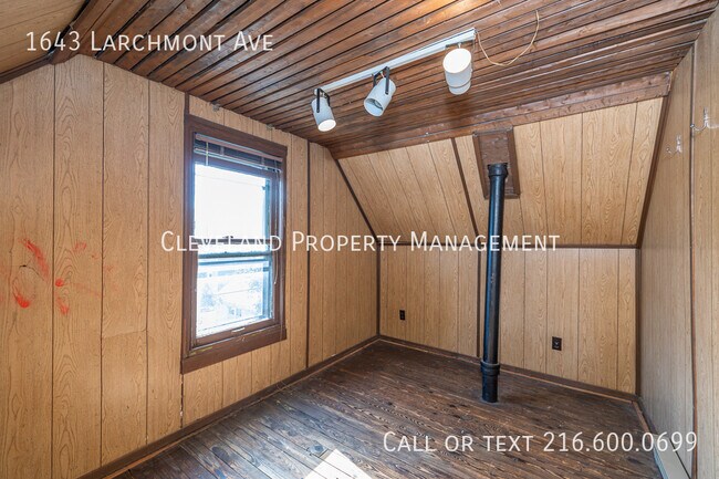Building Photo - 1643 Larchmont Ave