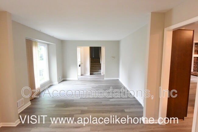 Building Photo - 12119 W 99th Terrace