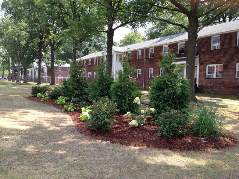 Primary Photo - Arlington Park Apartments