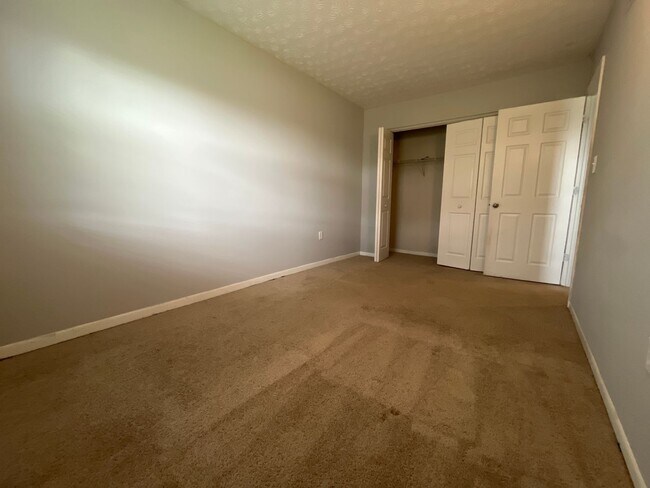 Building Photo - 1851-1853-1853 Lake Club Dr