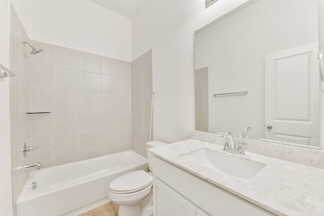 Building Photo - 3914 Sugardale St