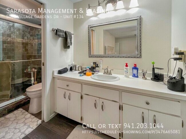 Building Photo - 5060 Village Garden Dr