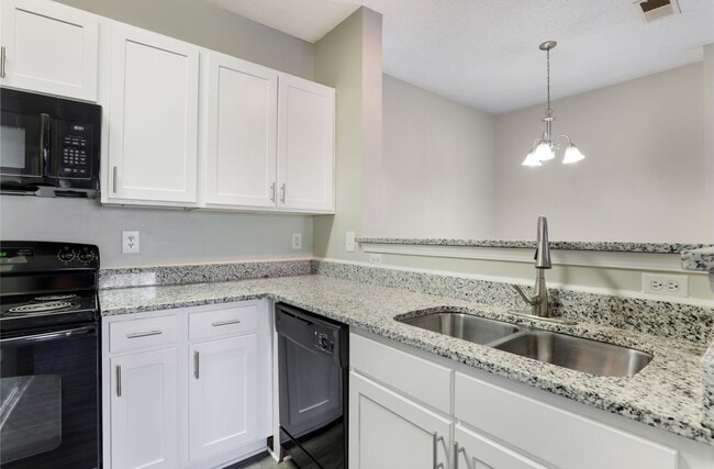 Building Photo - $99 Look and Lease!! 1 bd W/Deck