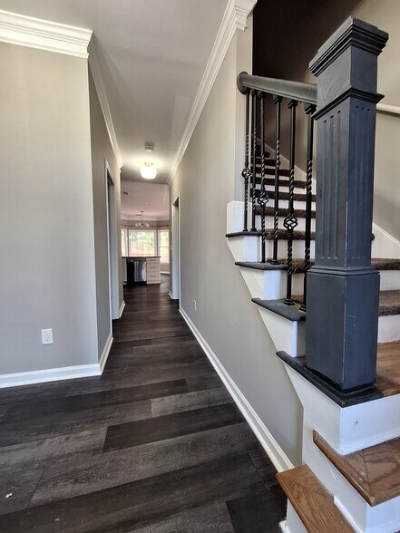 Building Photo - 2120 Sweetbirch Trl