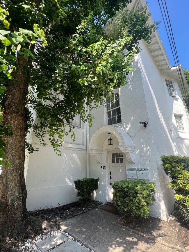 Building Photo - 812- 814 Audubon Street - 814 - 3rd Floor