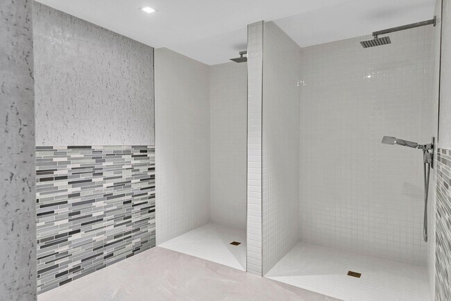 Building Photo - 899 Jeffery St