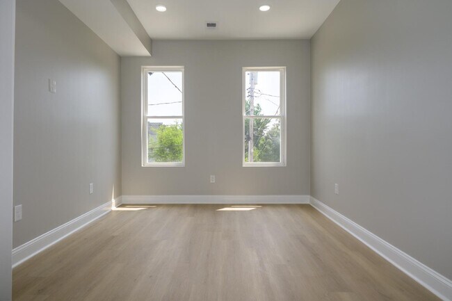 Building Photo - 1709 Edmondson Ave