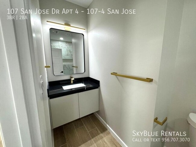 Building Photo - 107 San Jose Dr