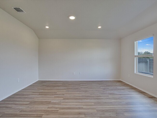 Building Photo - NEW LUXURY VINYL FLOORING IN ALL ROOMS - 3...