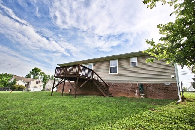 Building Photo - 238 Audrea Ln