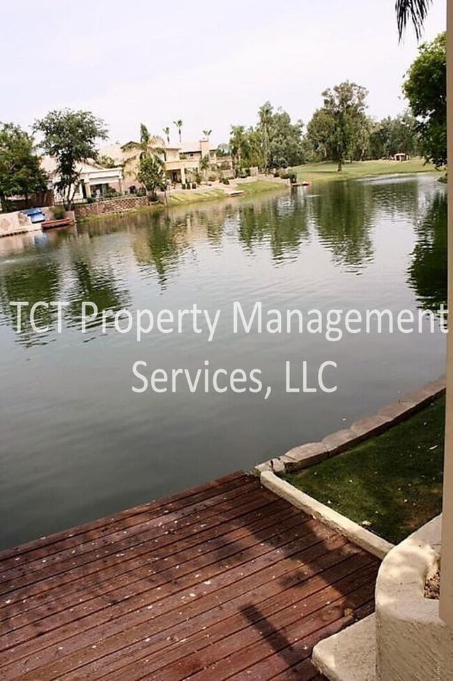 Building Photo - Three Bedroom Lake Front Property!