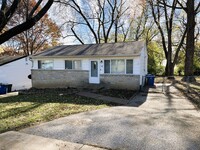 Building Photo - 3 Bedroom Home for Rent - Hazelwood