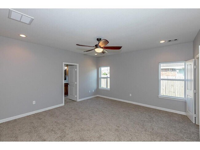 Building Photo - 203 Seacrest Blvd