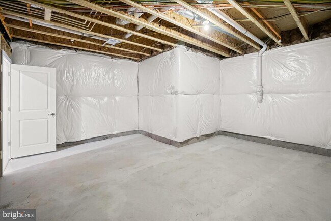 Building Photo - 3823 Solidarity Cir