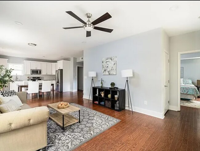 Building Photo - Spacious 5BR/3.5 BA Renovated Home Near Beltline with Off-Street Parking