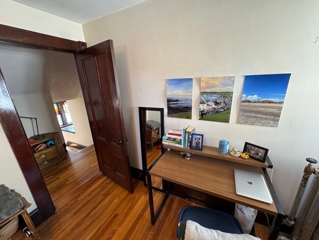 Building Photo - 211 Holland St