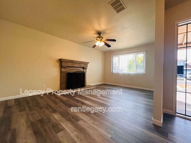 Building Photo - 803 Blue Bill Way