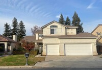 Building Photo - Large 5 bedroom 3 bathroom N/E Fresno home...