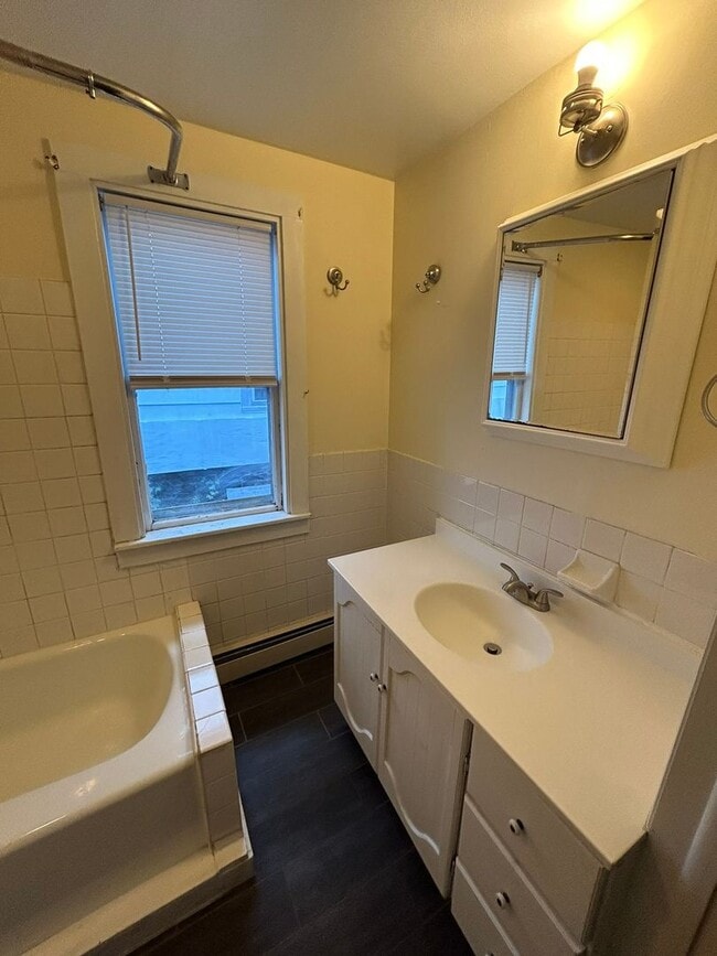 Building Photo - FOUR BEDROOM AVAILABLE - JUNE 1st, 2026