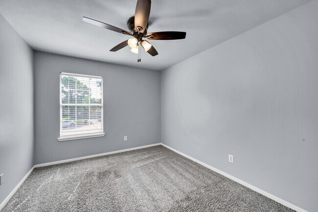 Building Photo - 7811 Holly Berry Ct