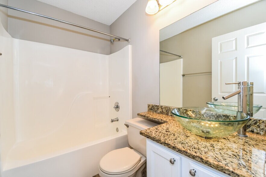Building Photo - 7604 Chelmsford Dr