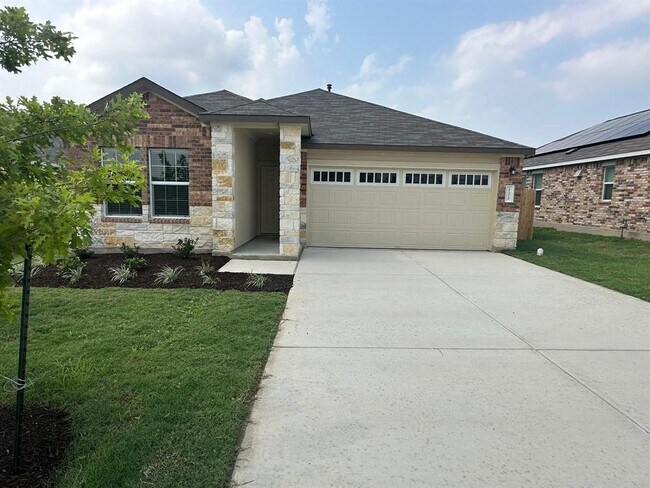 Building Photo - 121 Seminole Dr