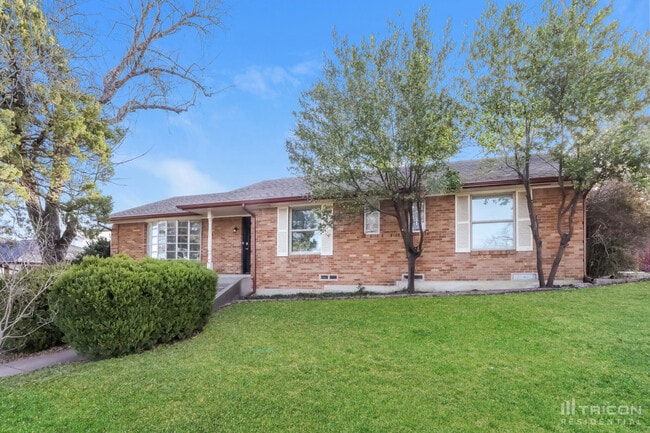 Building Photo - 3240 Springwood Ln
