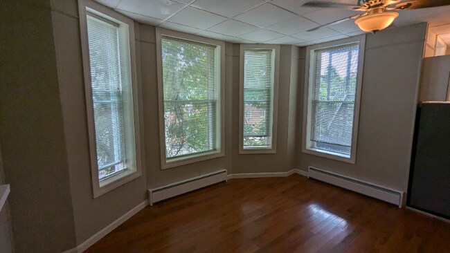 Building Photo - 3 State St