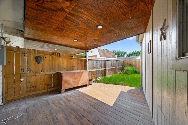 Building Photo - 9858 Sageaspen Ln