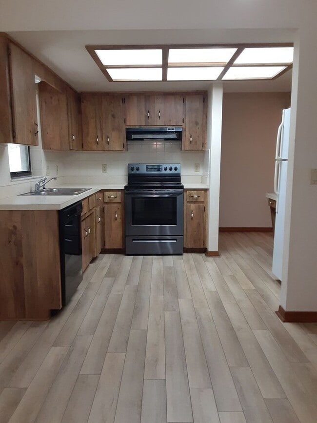 Building Photo - APPLICATION PENDING 4-6-26!