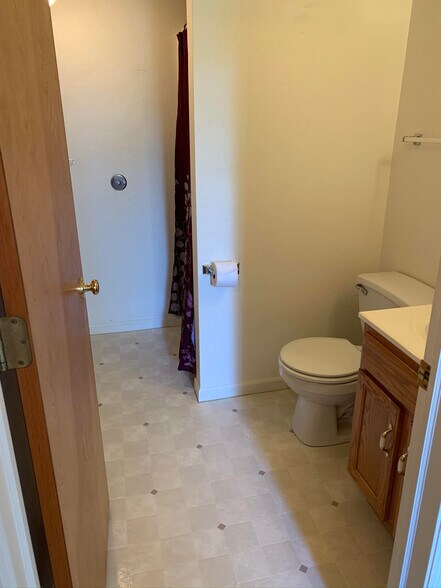 Building Photo - 1002 Quarry Ave SW