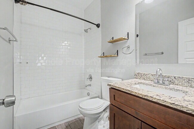 Building Photo - 5803 Poplar St
