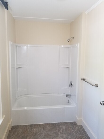 Bathroom - 353 N State St