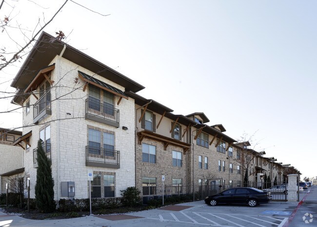 Building Photo - Evergreen at Richardson