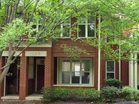 Building Photo - 2 Bedroom/2.5 Bathroom Townhome in First W...