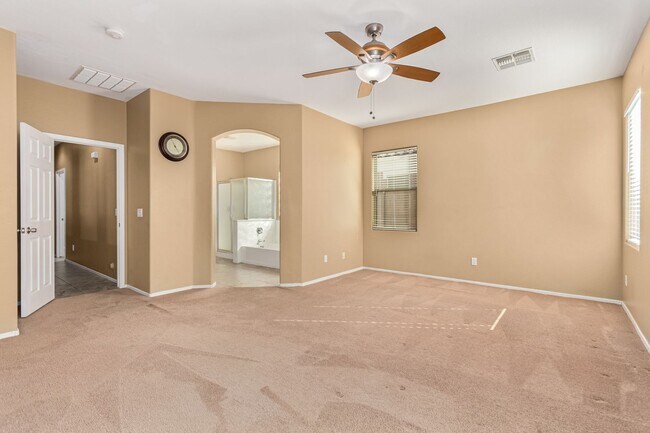 Building Photo - Must See 4 Bedroom Home near San Tan Mall