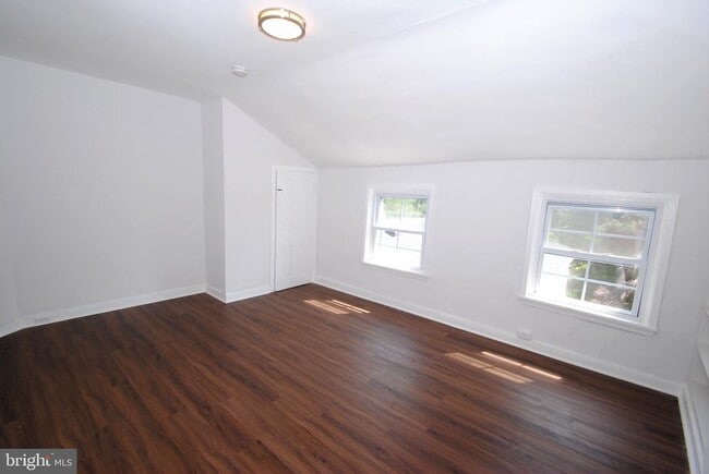 Building Photo - 217 Wood St