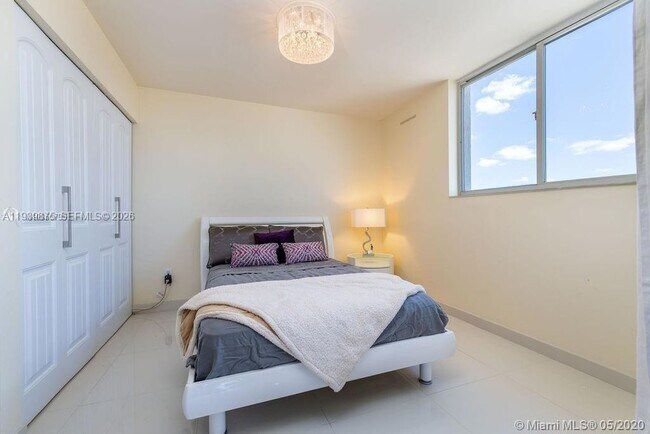 Building Photo - 1688 West Ave