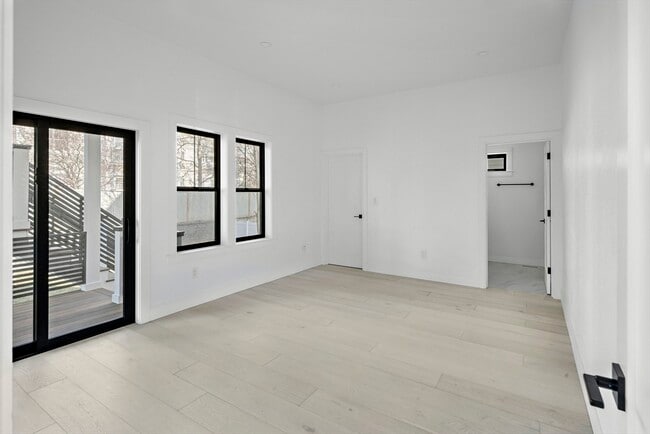 Building Photo - 21 Woodbine St