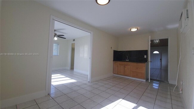 Building Photo - 7410 SW 37th St
