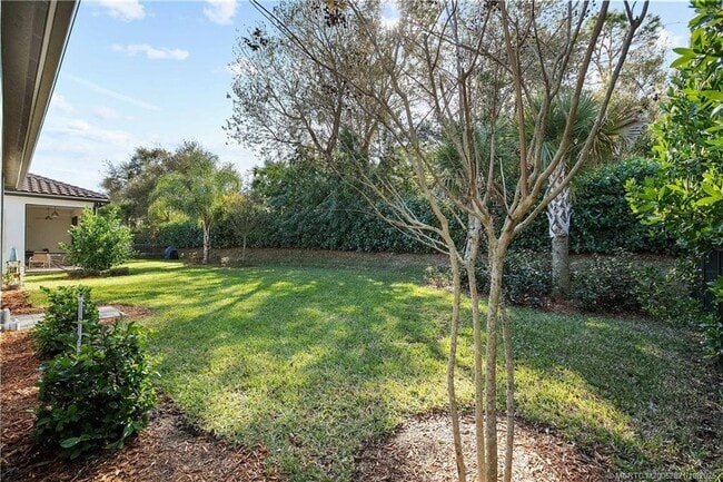Building Photo - 564 SE Villandry Way