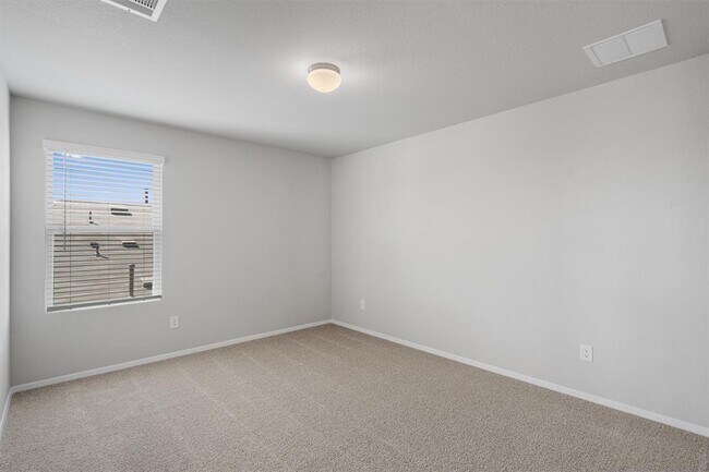 Building Photo - 621 Running Creek Dr