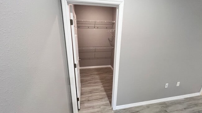 Building Photo - Beautiful 3 Bedroom, 2 Bathroom Home in Pa...