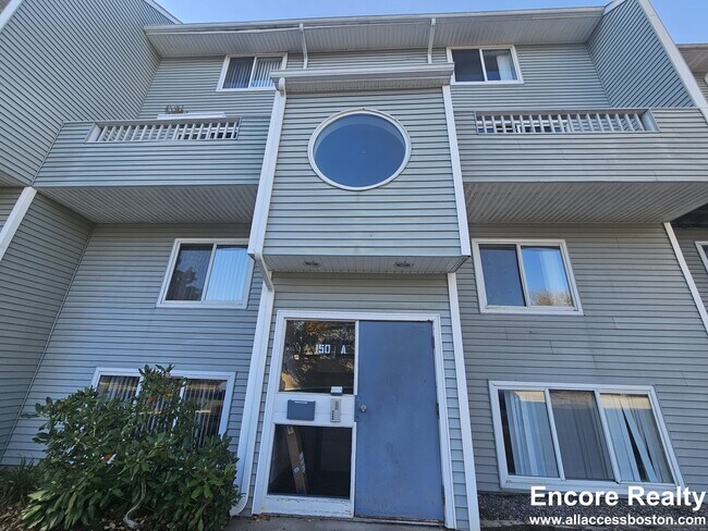 Building Photo - 150 N Beacon St