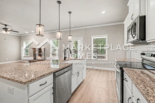 Building Photo - 110 Hawthorn Ln