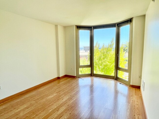 Building Photo - 2BR/2BA Remodeled Condo in the Towers! NEW...