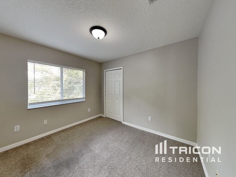 Building Photo - 6137 Skylarkcrest Dr